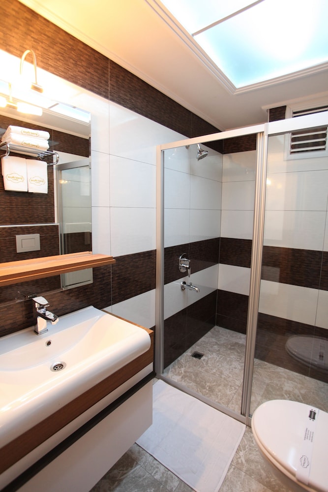 Standard Double Room Single Use photo 2