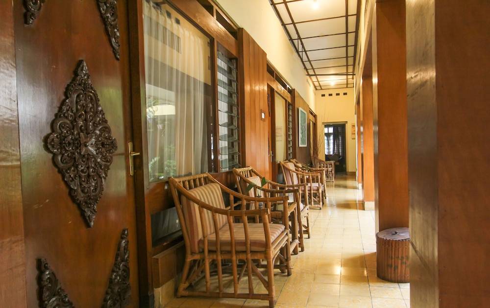 Economy Room, Private Bathroom - Photo 2