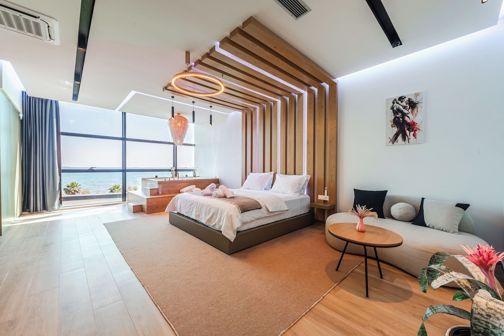 Luxury Suite