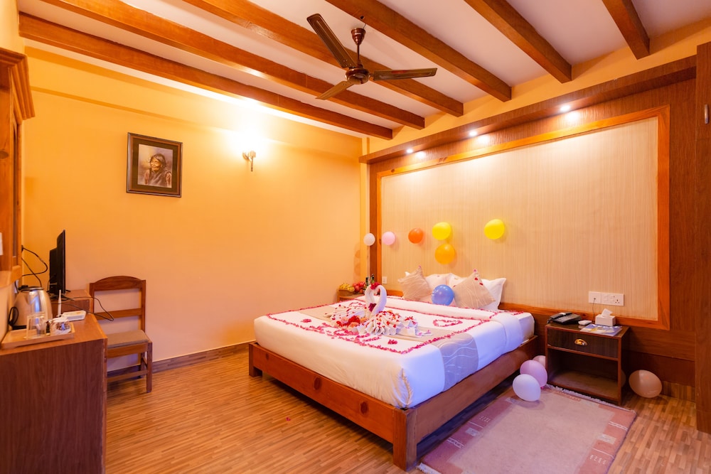 Deluxe Double Room - Photo 9