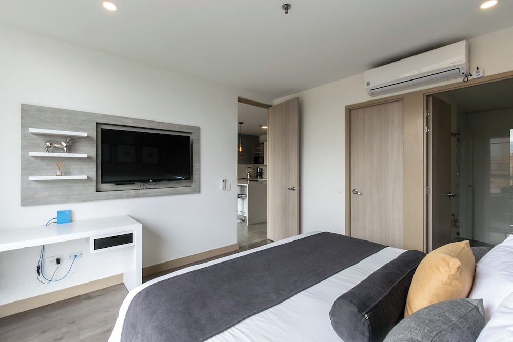 Deluxe Apartment 905