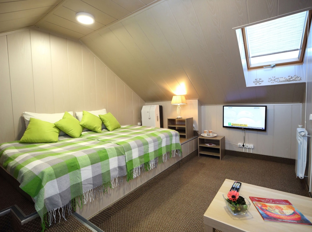 Family Room photo 1