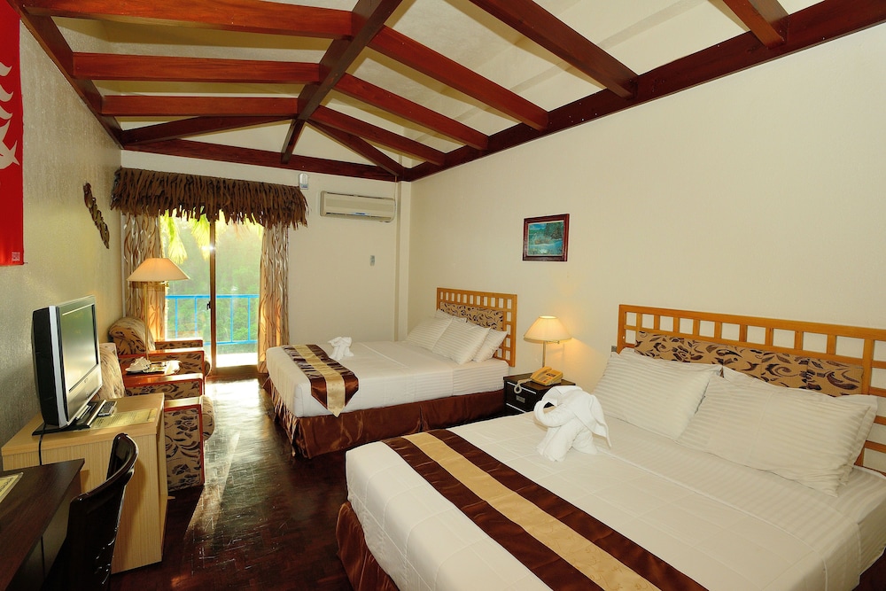 Standard Double Room, 2 Queen Beds, Courtyard View photo 2