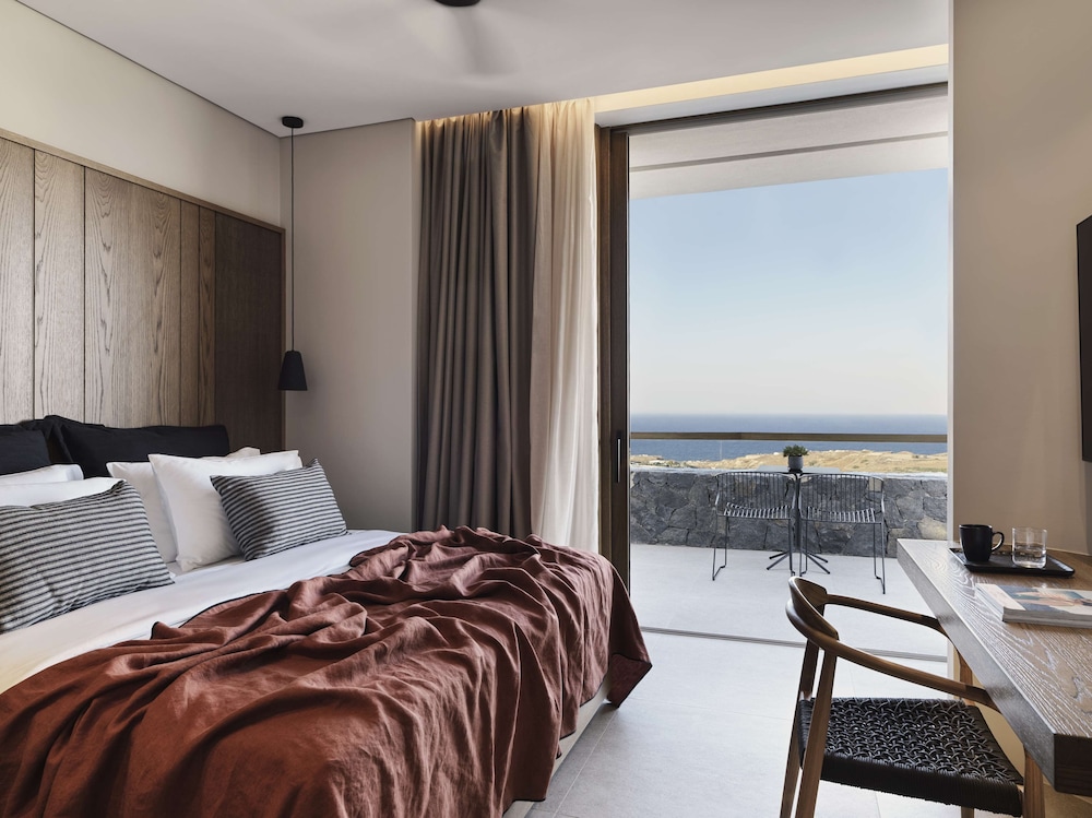 Junior Suite, Sea View (with Hot Tub) - Photo 1
