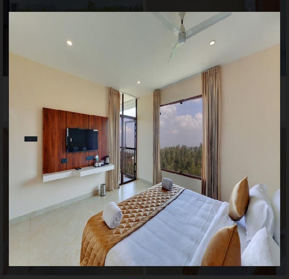 Villa photo 2