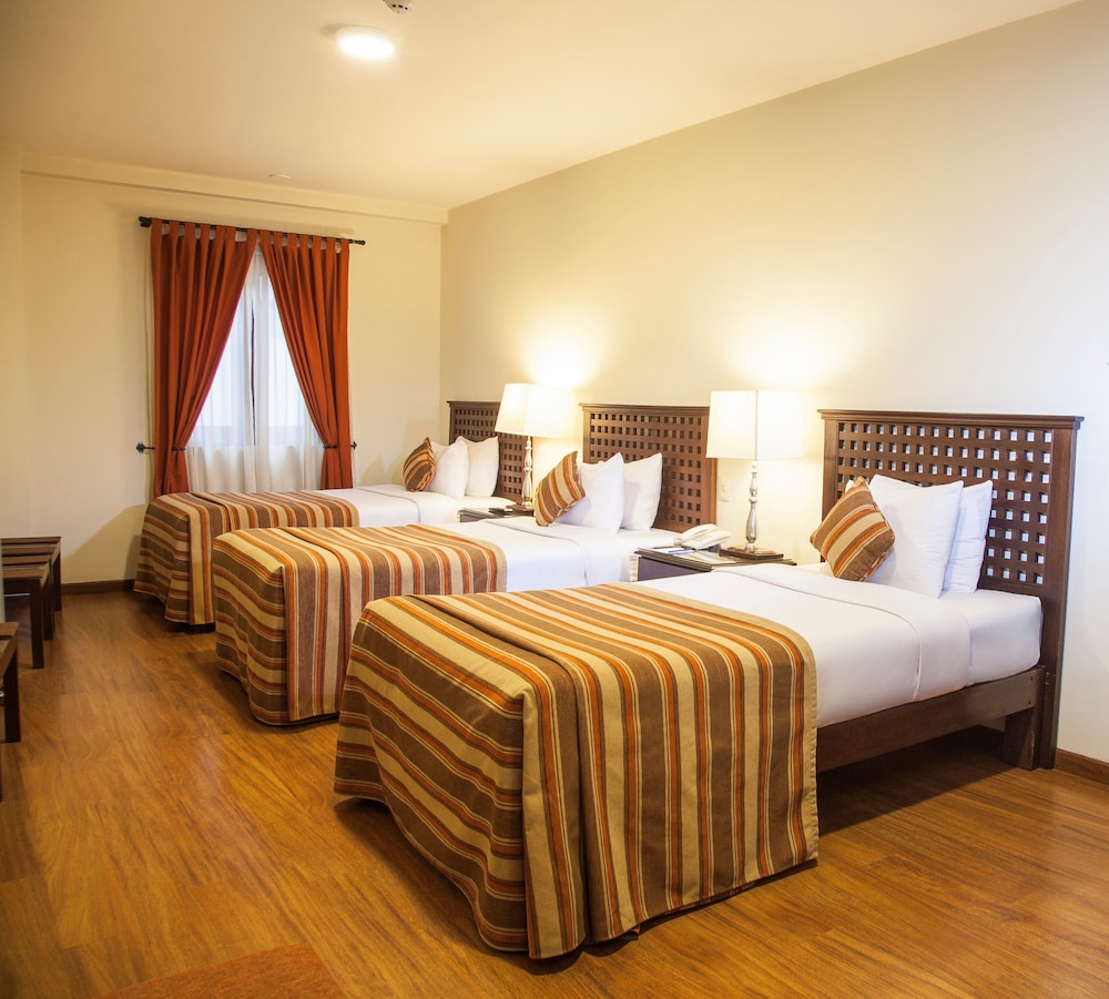 Room, 3 Twin Beds - Photo 1