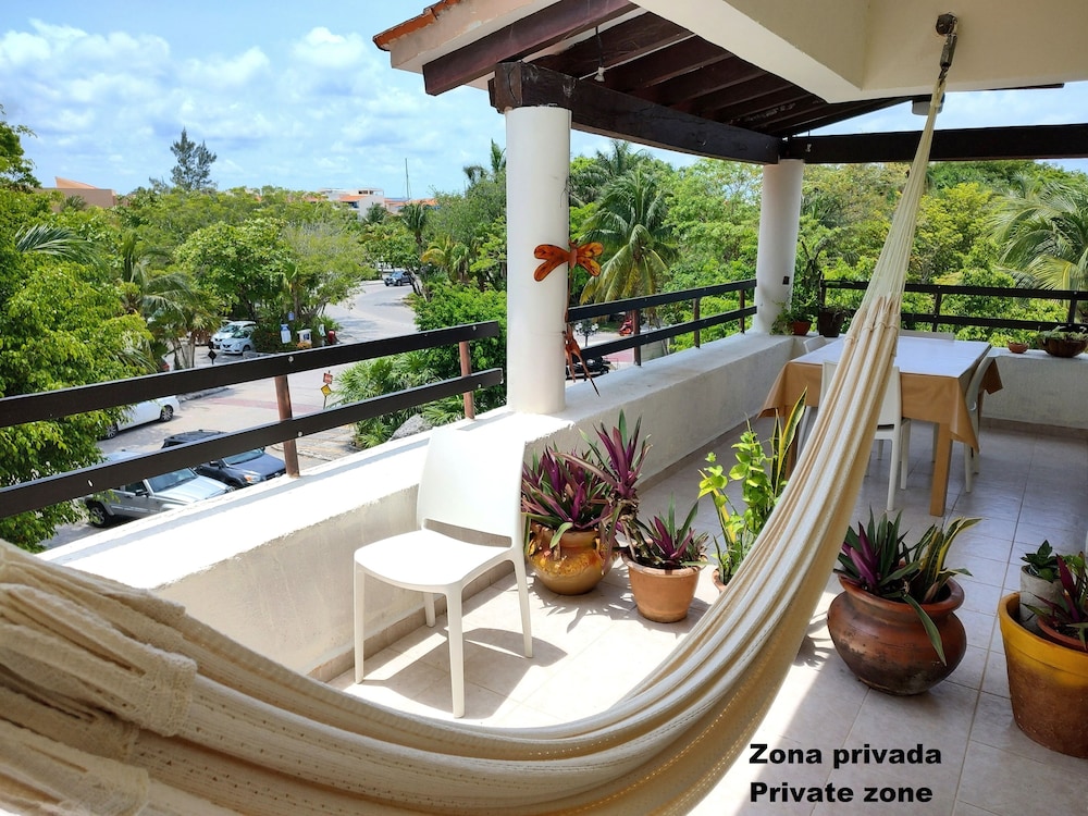 Standard Room, 1 King Bed, Ensuite, Garden View photo 2