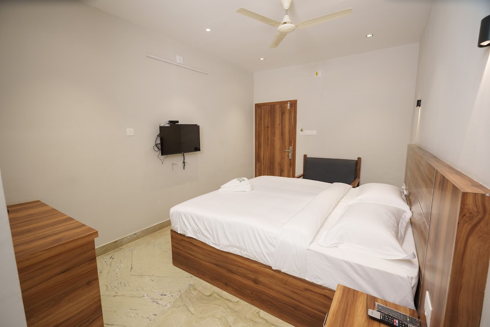 Executive AC Room photo 2