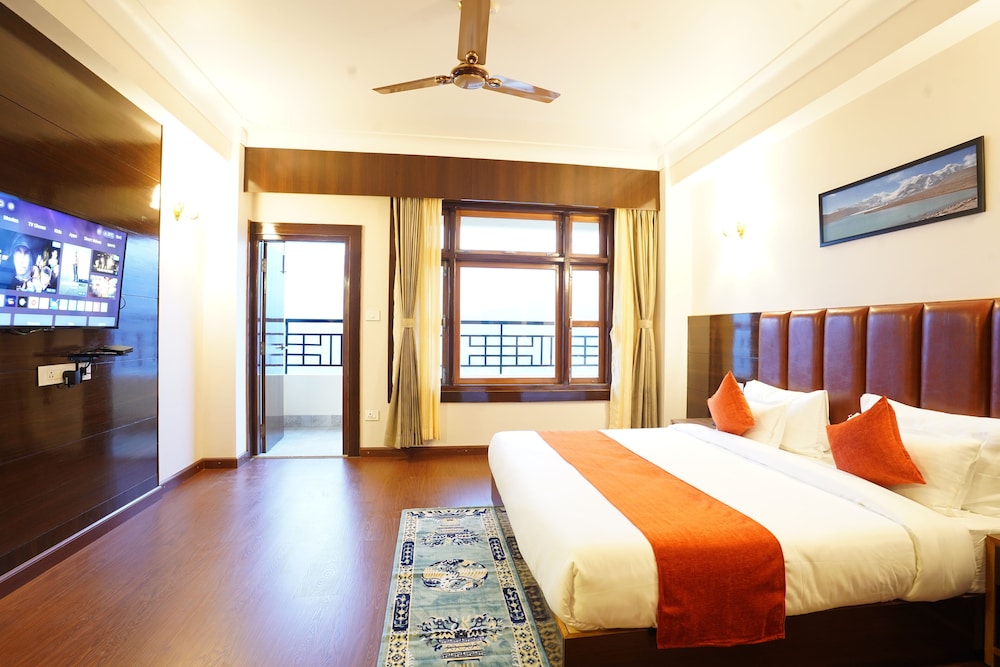Premium Room, Balcony, Hill View