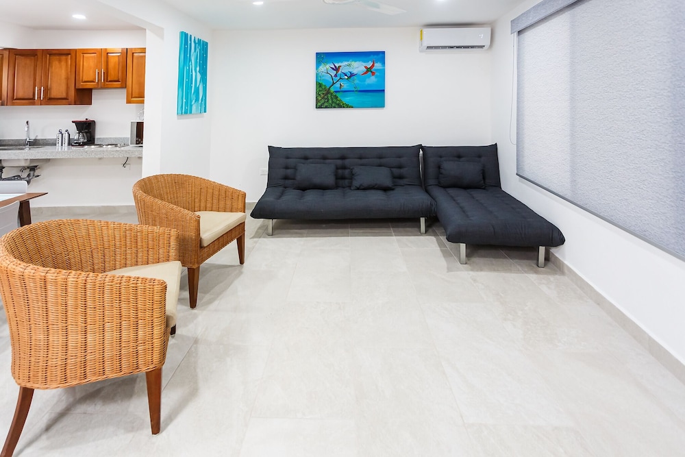 Family Room, 2 Bedrooms photo 2