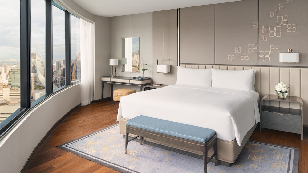 Junior Suite, 1 King Bed, Smoking