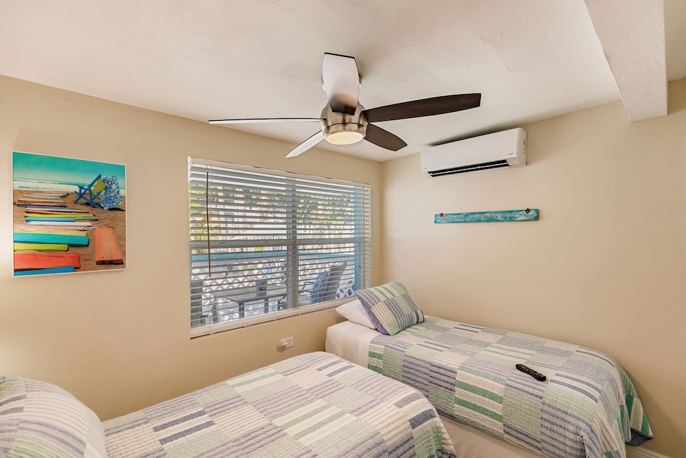 The Cabana, 2 Bedroom 2 Bath (1 King, 2 Twins)