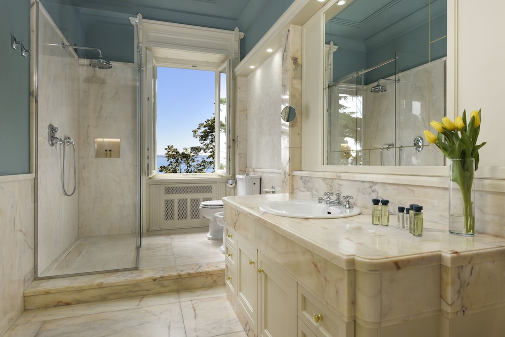 Grand Studio Suite, Park View