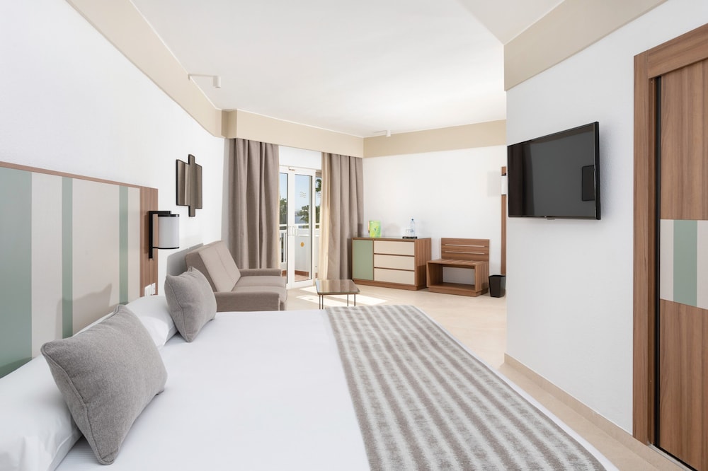 Suite, Balcony, Garden View