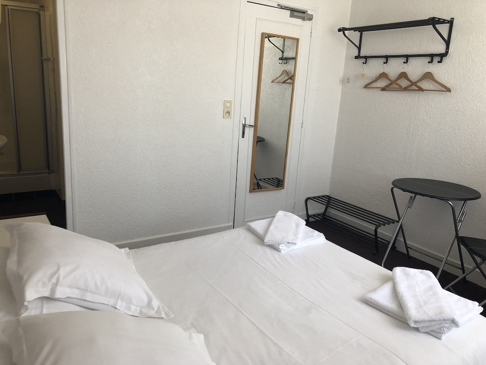 Twin Room, Private Bathroom photo 3