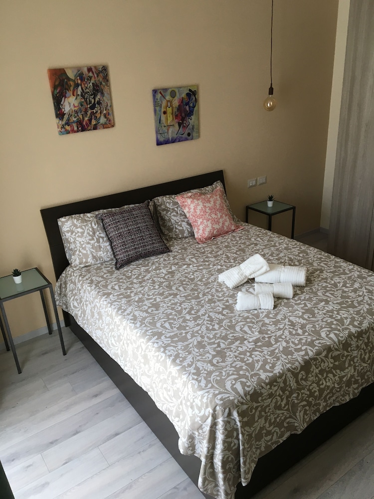 City Triple Room (Desert)