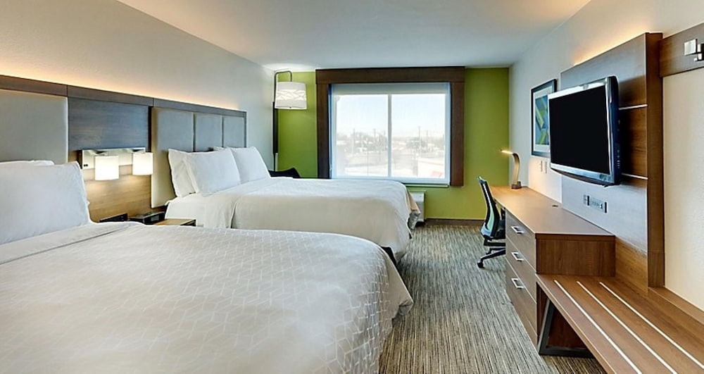 Standard Room, 2 Double Beds, Mobility Accessible (Communications, Accessible Tub) - Photo 1