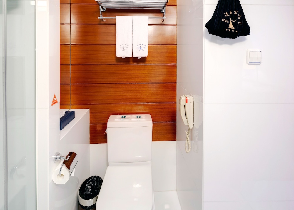 Standard Twin Room - Photo 7
