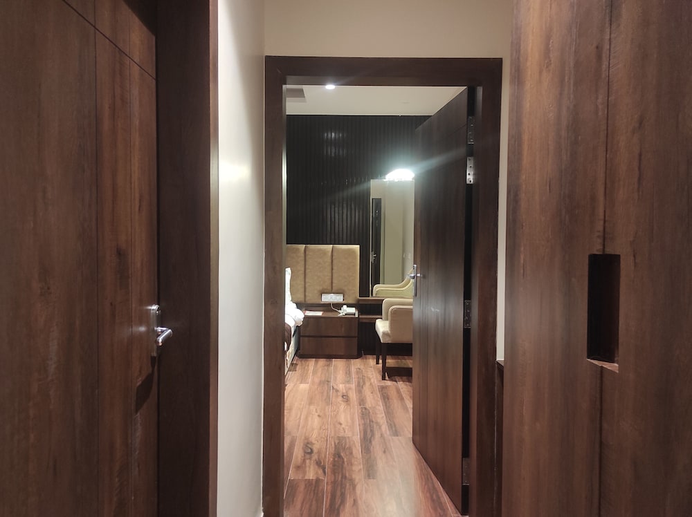 Suite - Photo 2
