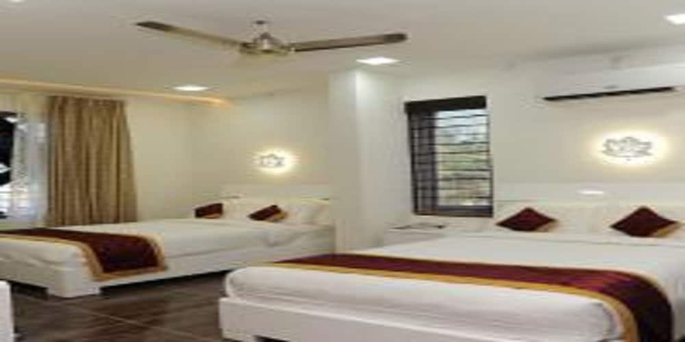Family Room - Photo 5