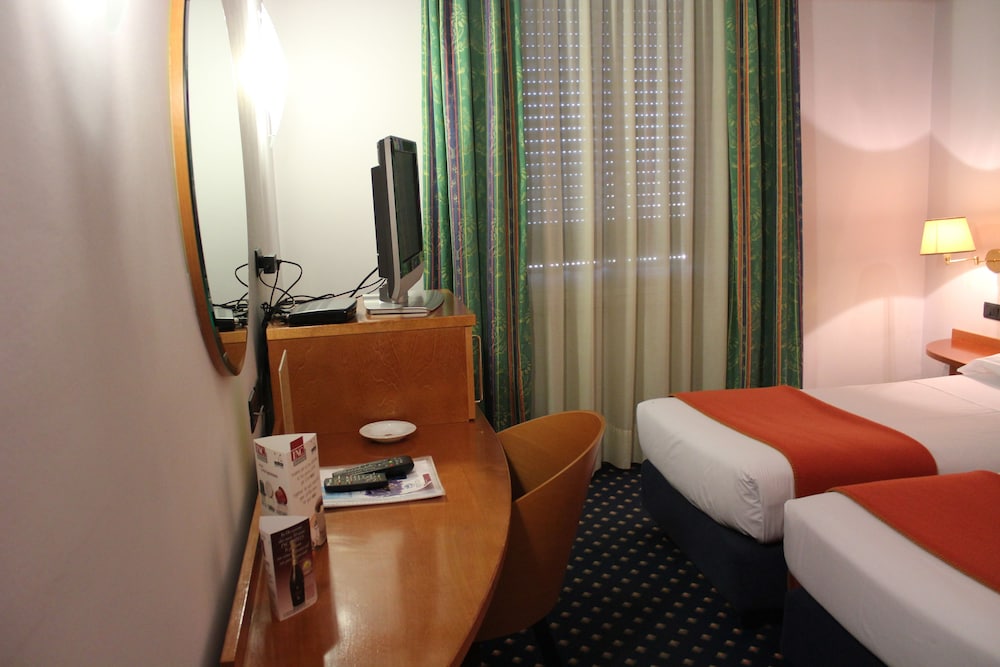 Economy Double Room photo 2