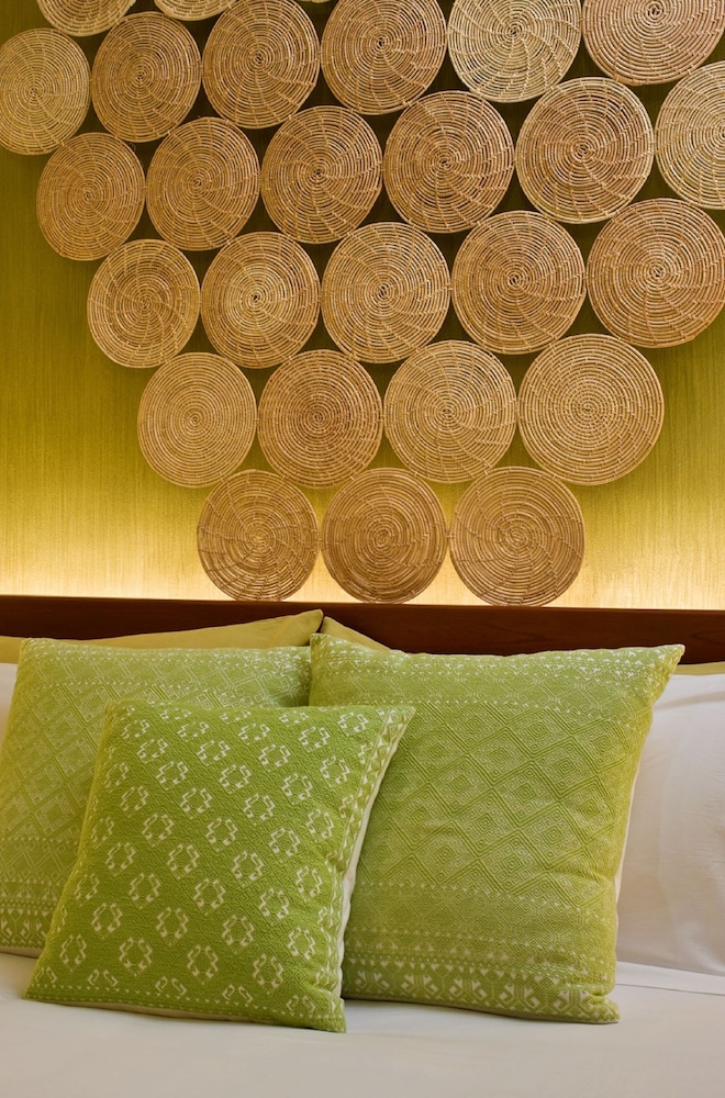 Cliffside Ocean Front Suite - Photo 7