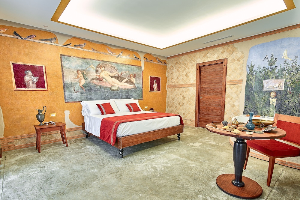 Luxury Suite photo 1