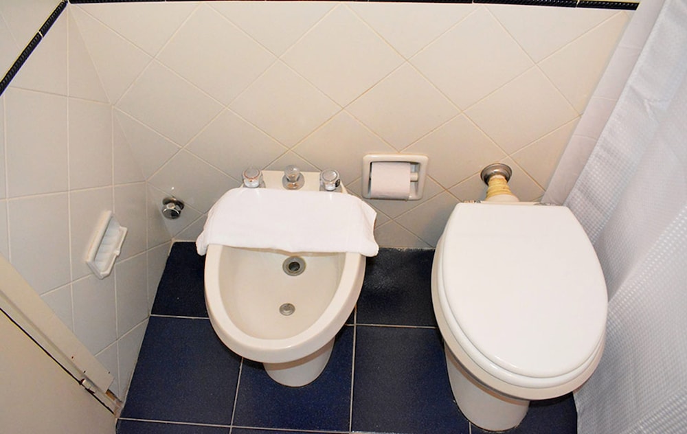 Standard Double Room, 1 King Bed, Non Smoking photo 2
