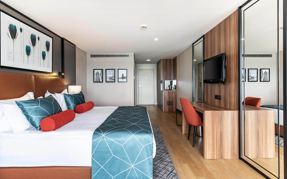 Deluxe Room, Balcony, Sea View photo 2