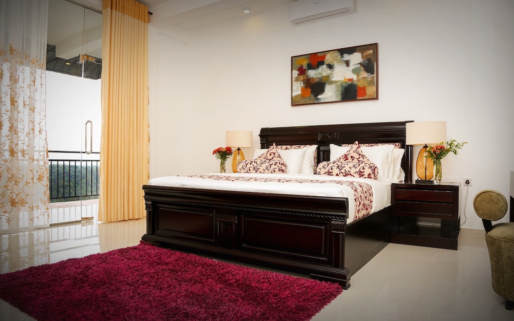 Romance suite photo 2