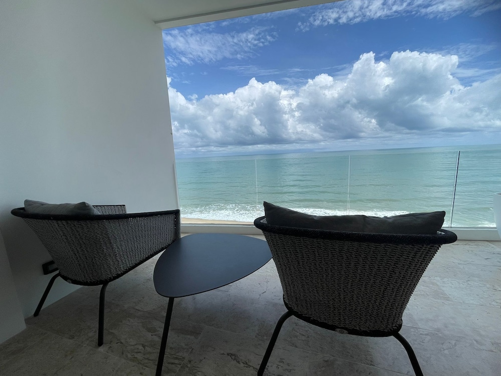 King Suite with Ocean View - Photo 6