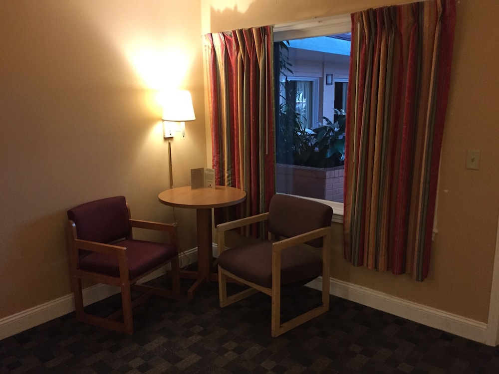 Poolside Room with One king size bed Non smoking - Photo 2