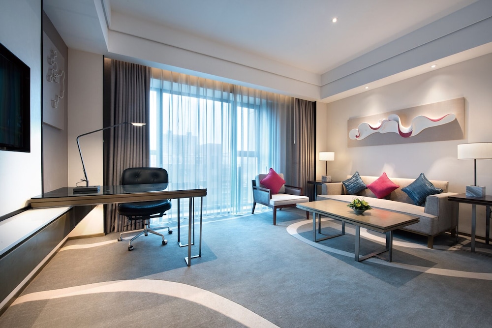 Suite, 1 Bedroom, Non Smoking, City View (Jinsha Lake City View) photo 3