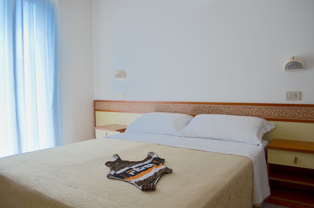 Standard Triple Room photo 3