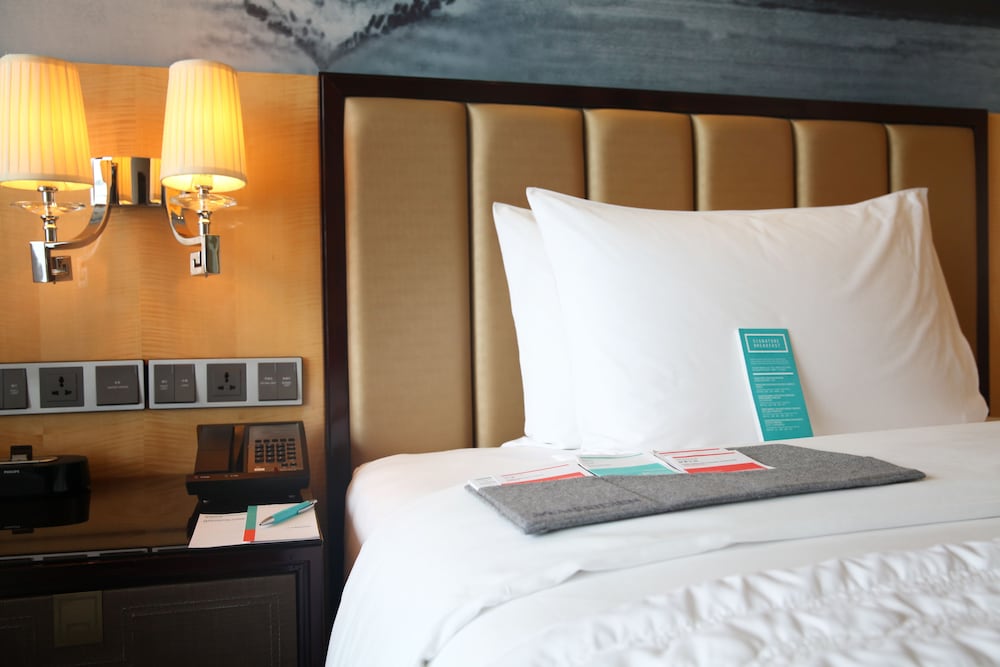 2 Single Beds, City View, High Floor