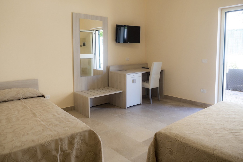 Triple Room, Accessible photo 1