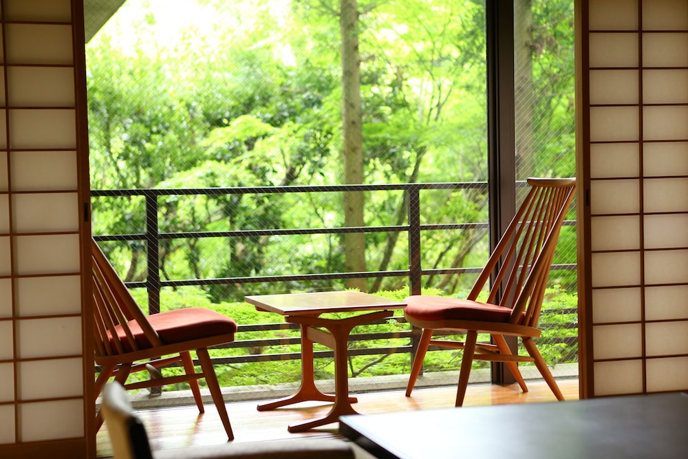 2 Japanese-Style Rooms With Beds (Main Room + Sub-Room / 68sqm)  Momoyamadai, Non Smoking photo 3