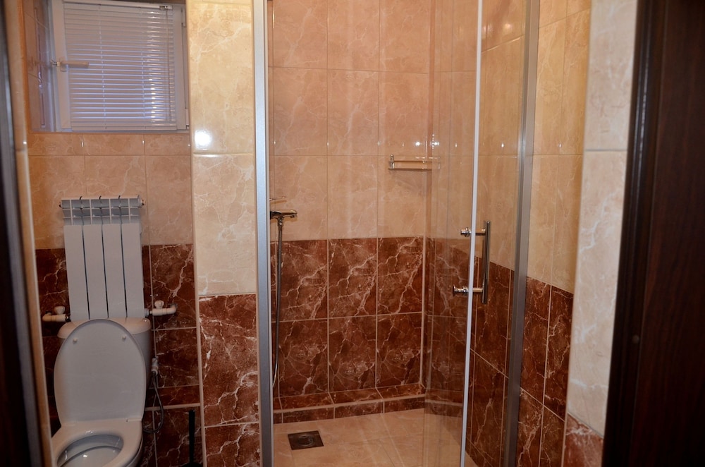 Triple Room (Private External Bathroom) photo 2