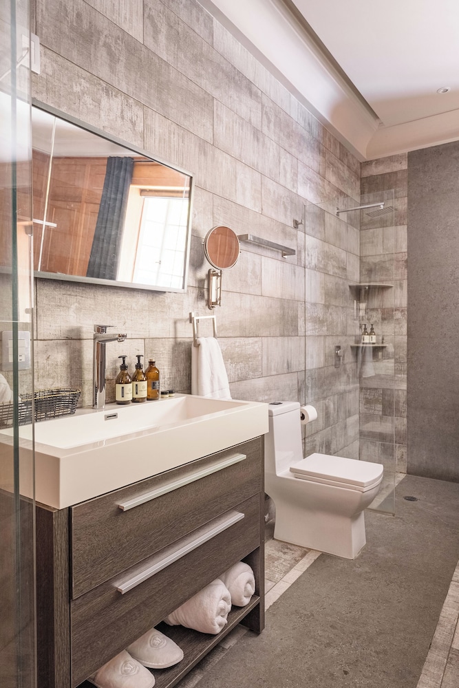 Inhouse Suite photo 2
