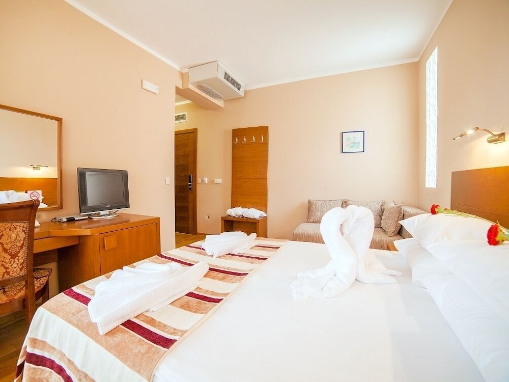 Double Room, Partial Sea View photo 3