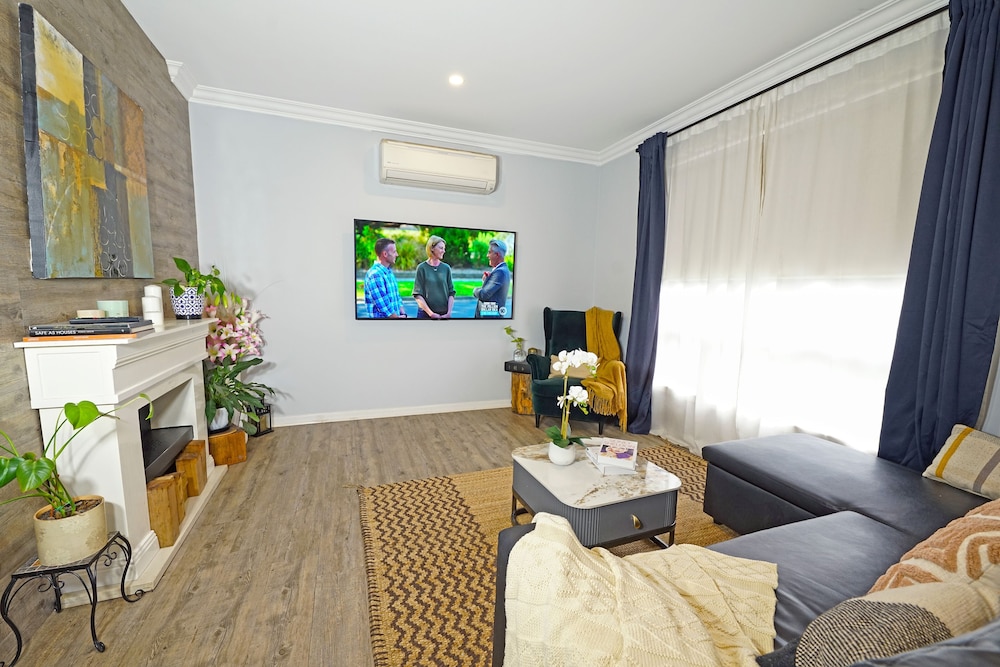 Family House photo 1