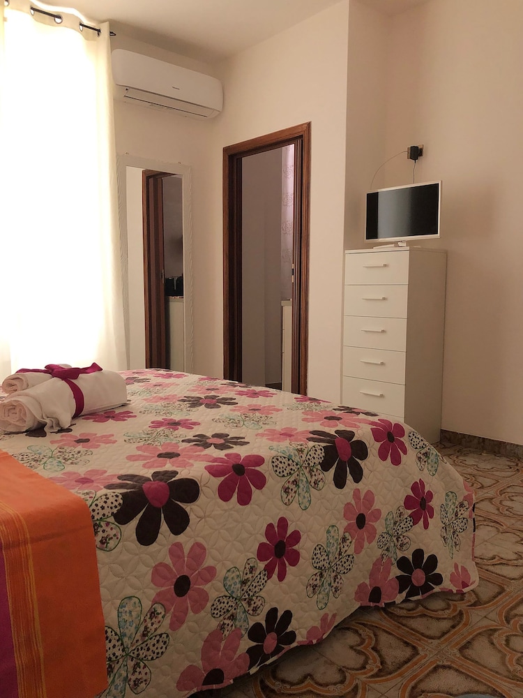 Double Or Twin Room, 1 Bedroom, Smoking, Ensuite photo 2