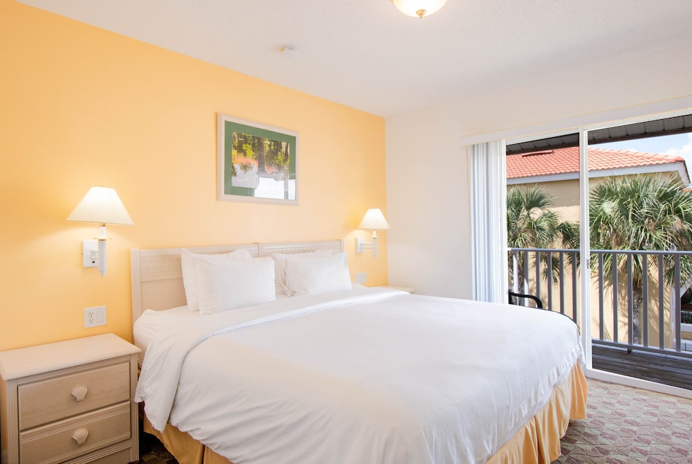 Comfort Townhome, 4 Bedrooms, Accessible photo 3