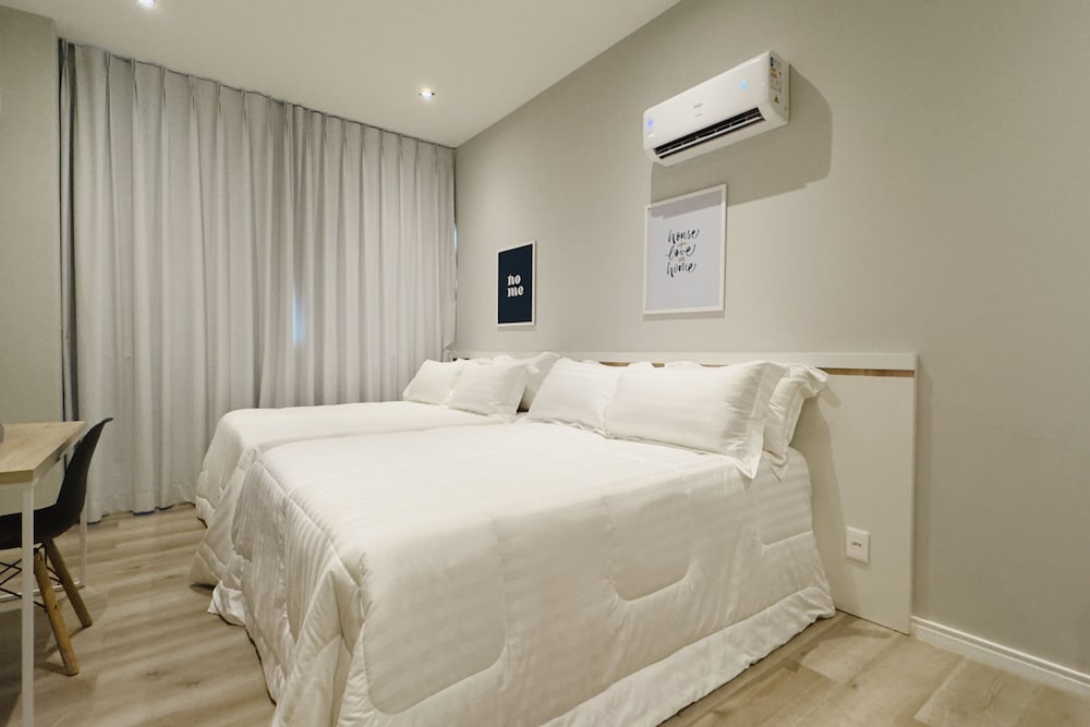 Deluxe Studio, 2 Double Beds photo 1