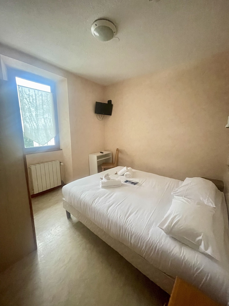Standard Room photo 2