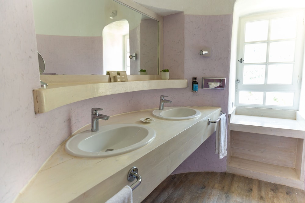 Superior Suite, Private Bathroom (Orchidée) photo 2