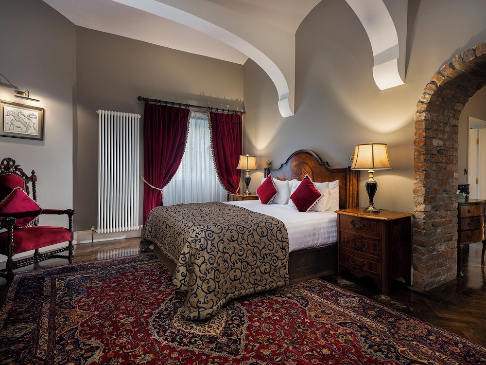 Honeymoon Room, 1 King Bed