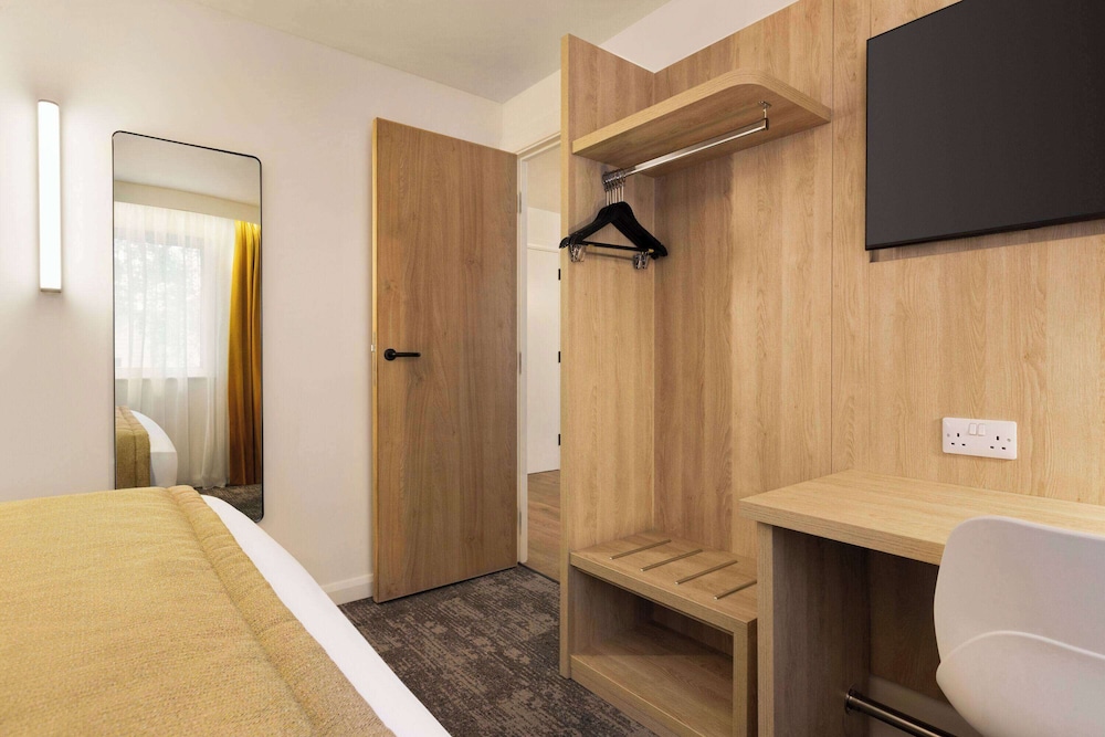 Apartment, 2 Bedrooms (1 King, 2 Twin, and 1 Sofabed) - Photo 8