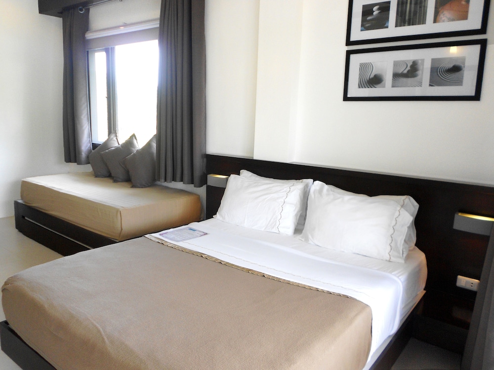 Grand Premier Room - Photo 13