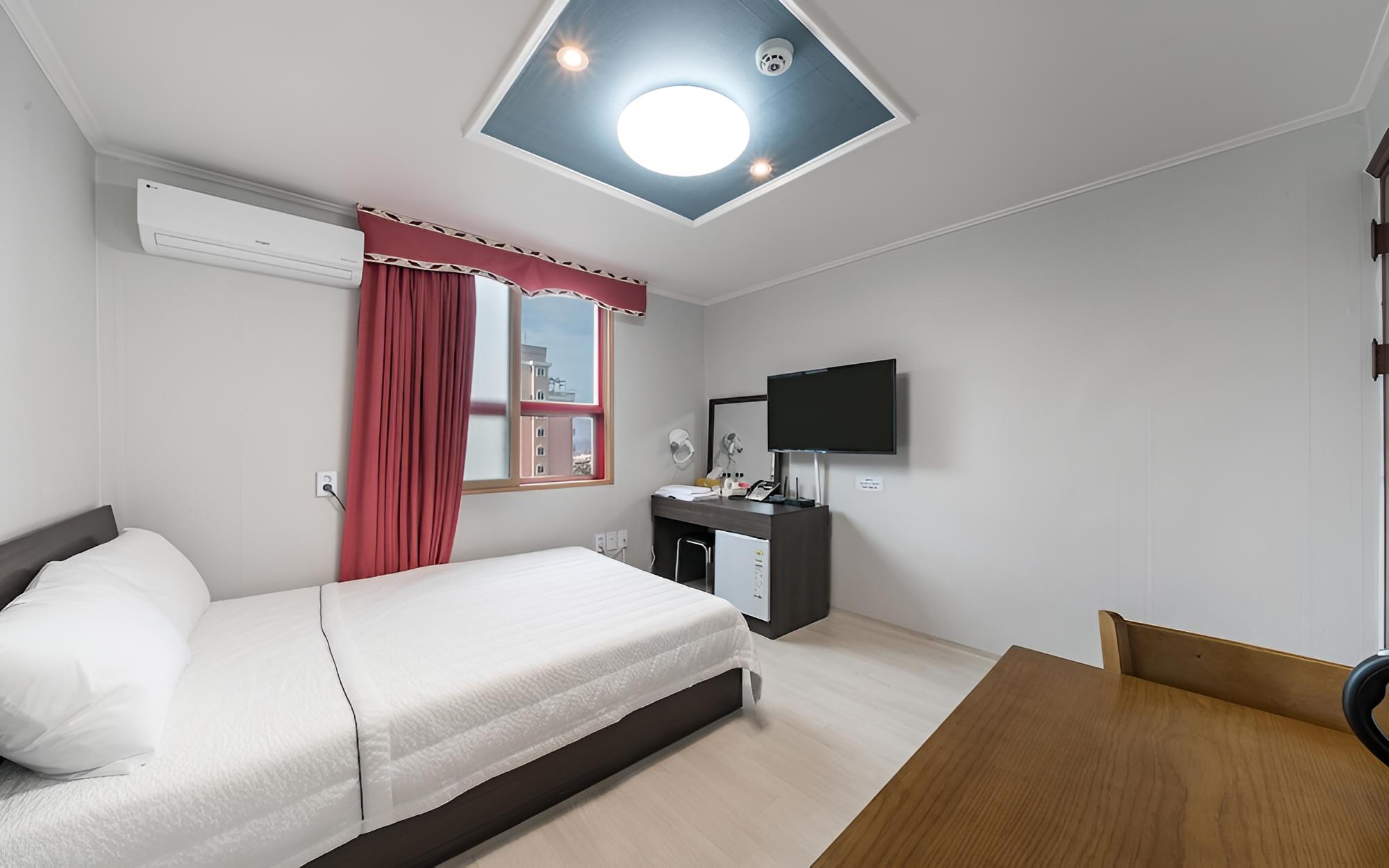 Room (Standard room) - Photo 8